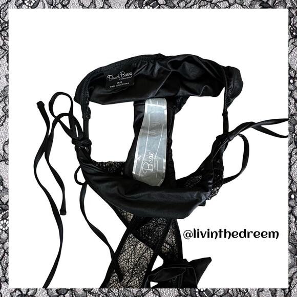 Beach Bunny Unforgettable One Piece Monokini Size Medium NWOT $299 - Picture 13 of 15